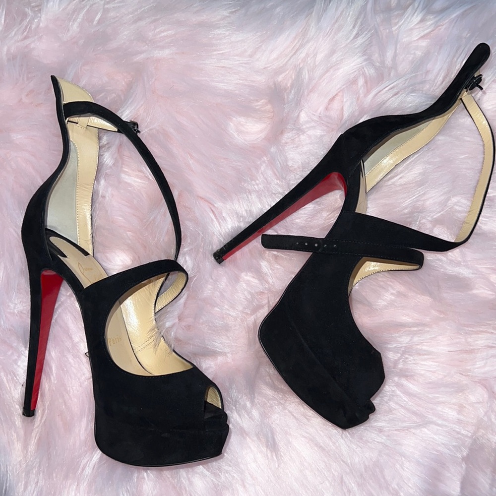 🌸 Christian Louboutin heels 🌸